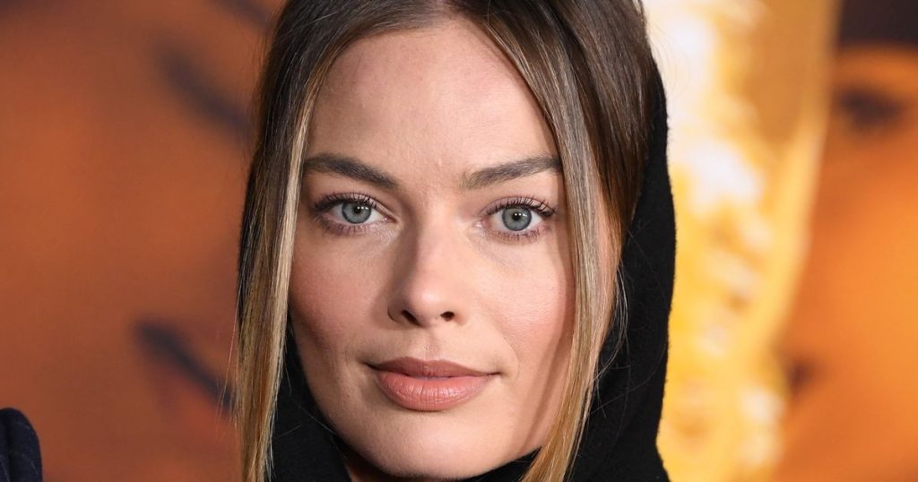 Margot Robbie Responds To Backlash Over Brad Pitt Kissing Apocalypse