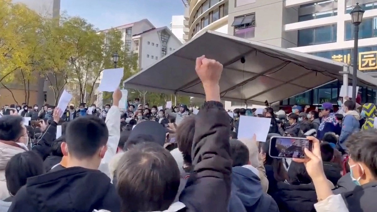 China protests: People pour out anger on the streets as they fight for freedom from zero-Covid restrictions – detailed analysis