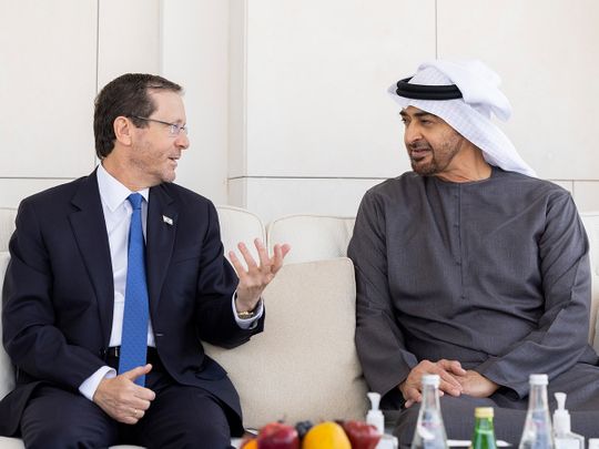 UAE President receives Israeli President in Abu Dhabi