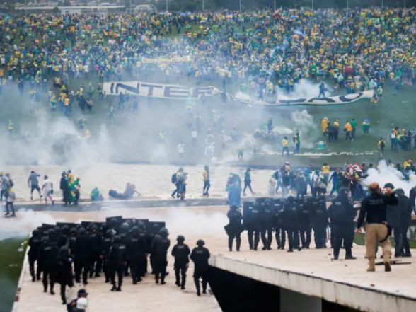 WORLD NEWS | Ex-Brazilian minister arrested in connection with January 8 riots