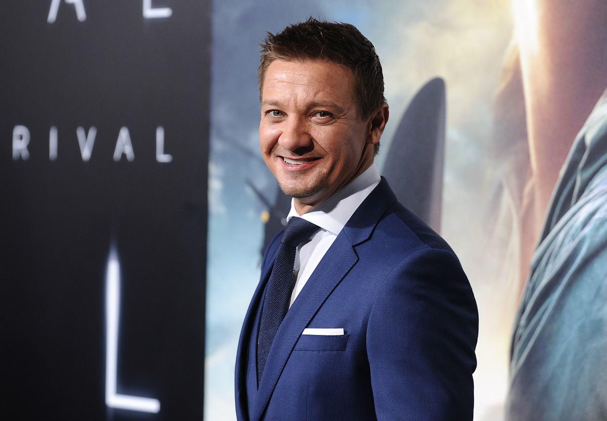 Jeremy Renner shares another hospital video during recovery