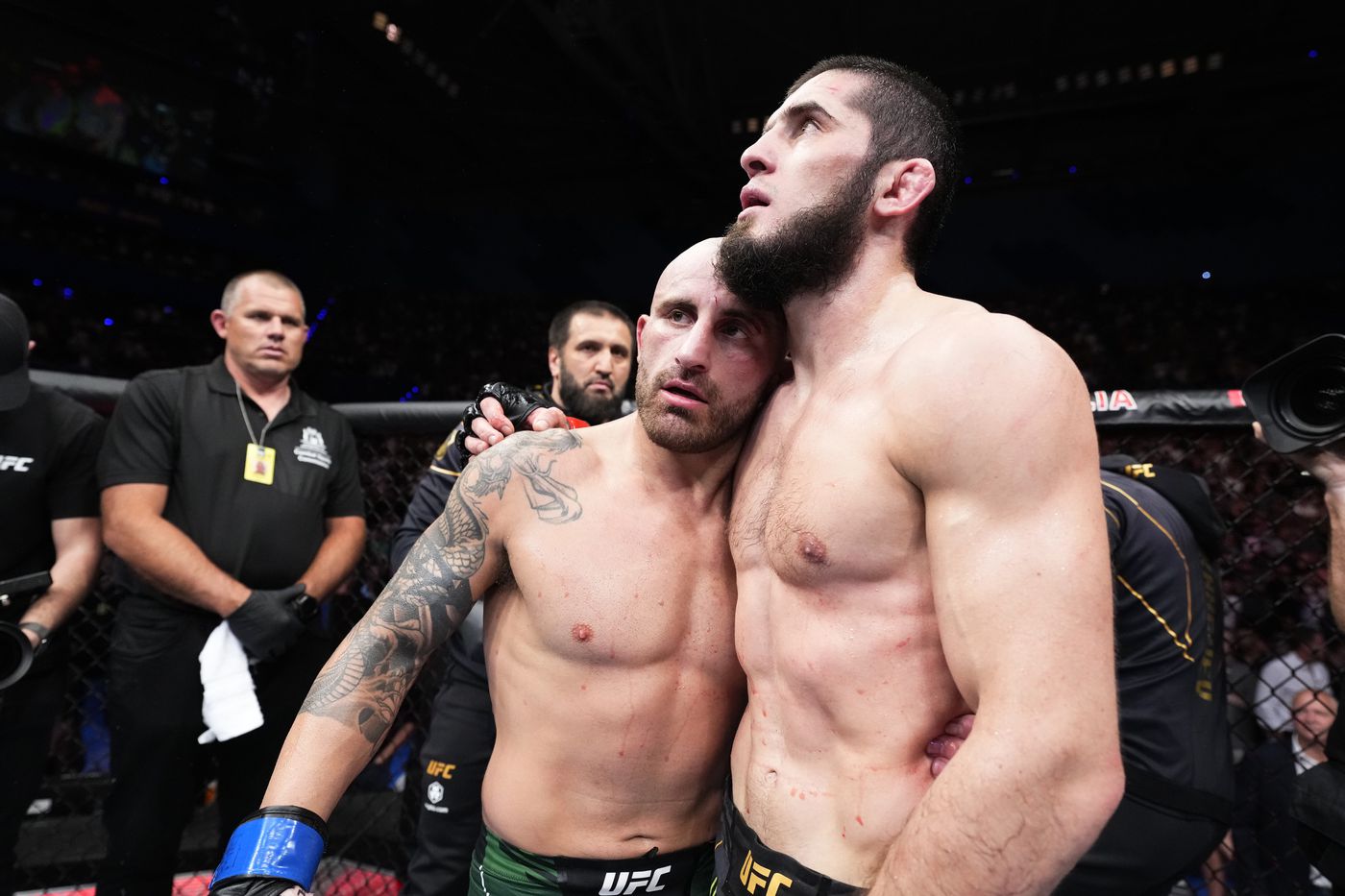 VIDEO: Volkanovski and Makhachev agree to Abu Dhabi rematch after UFC 284
