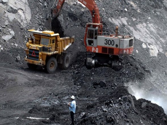 World News | China Ends Coal Ban, Begins Ties to Australian Producers