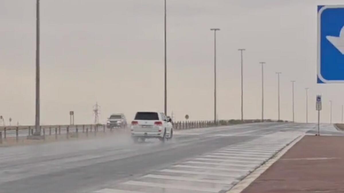 WATCH: Rainy Ramadan ahead?Wet UAE roads, light rain heralds start of cooling for holy month – News