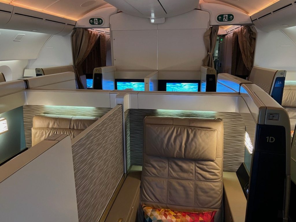 Review: Etihad First Class Boeing 787 (IAD-AUH) - UAE Times