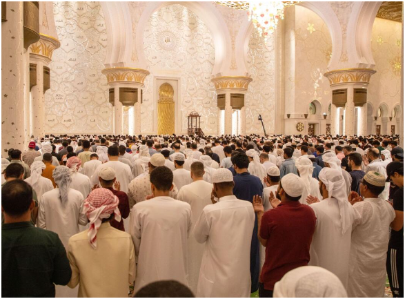 Sheikh Zayed Grand Mosque for 27th Ramadan Prayer,70,000 Faithful Converge Gathered Glory
